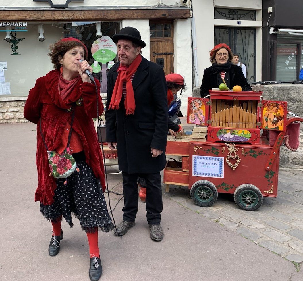 Animation orgue de Barbarie fete de village